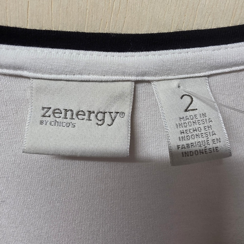 Chicos Zenergy White Black Colorblock Sharkbite Tunic Top Size 2‎ L Large Mens - Picture 4 of 16